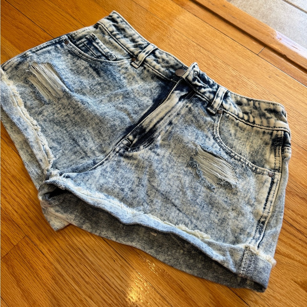 Kendall + Kylie Denim Shorts Size 27 - NWOT